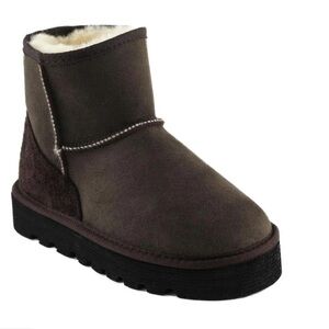 UGG (Sheepskin Downunder Brand) Brown Ankle Boots